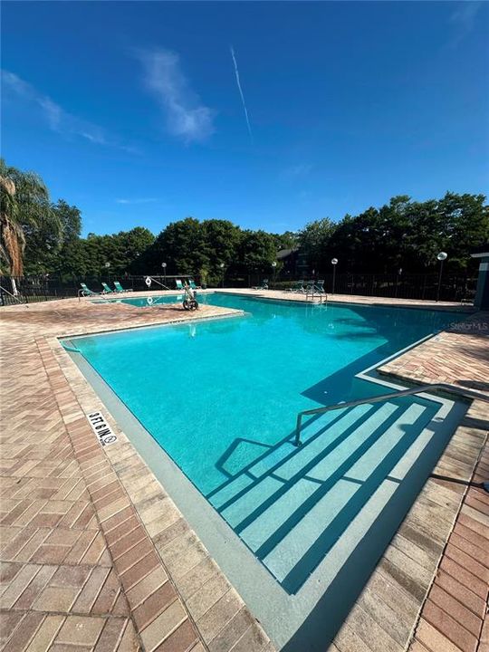 For Rent: $1,600 (2 beds, 1 baths, 934 Square Feet)