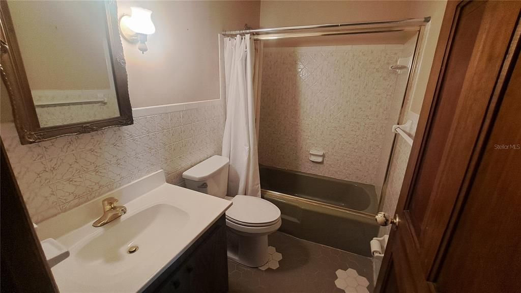 На продажу: $349,900 (3 спален, 2 ванн, 1658 Квадратных фут)