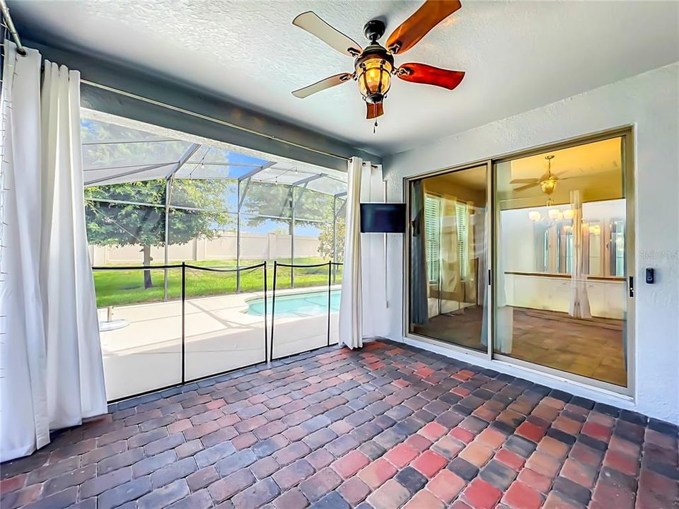 For Sale: $649,900 (4 beds, 3 baths, 2117 Square Feet)