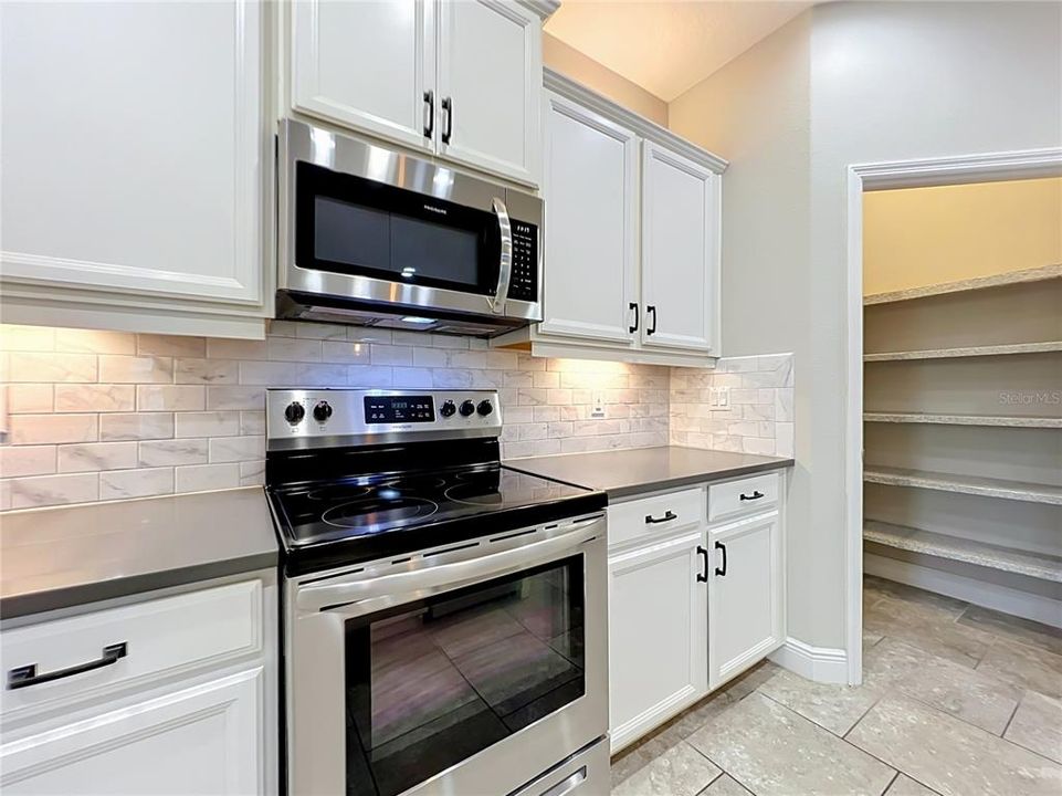 For Sale: $649,900 (4 beds, 3 baths, 2117 Square Feet)