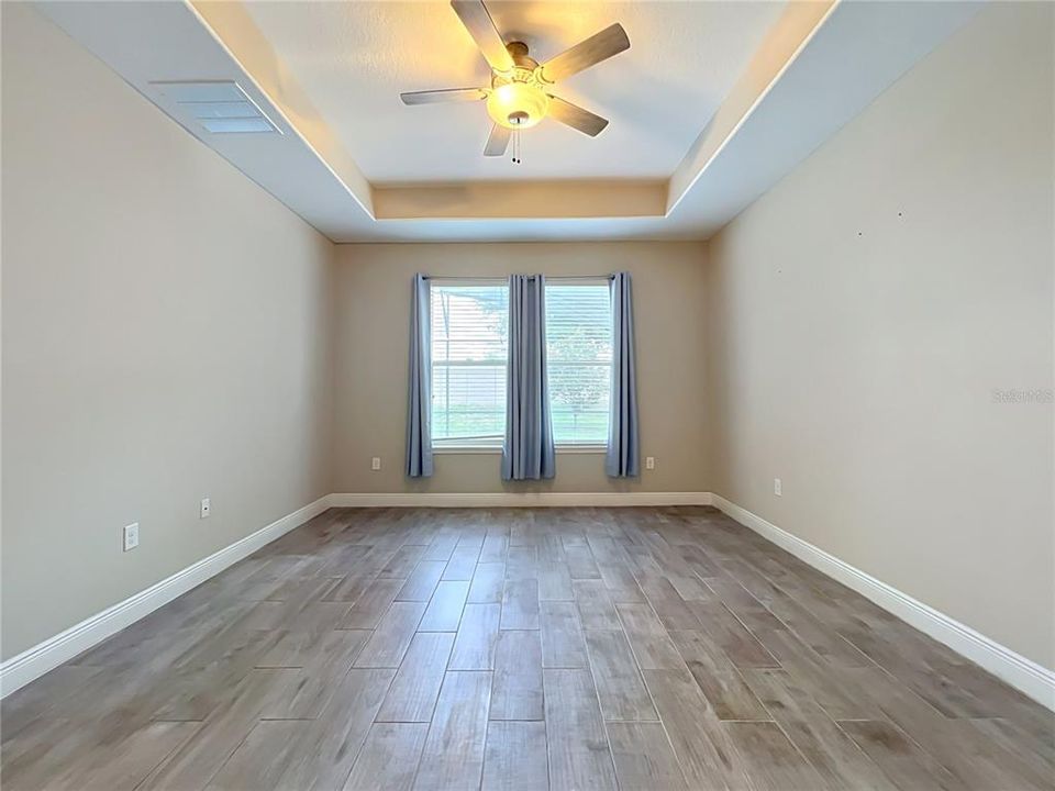 For Sale: $649,900 (4 beds, 3 baths, 2117 Square Feet)