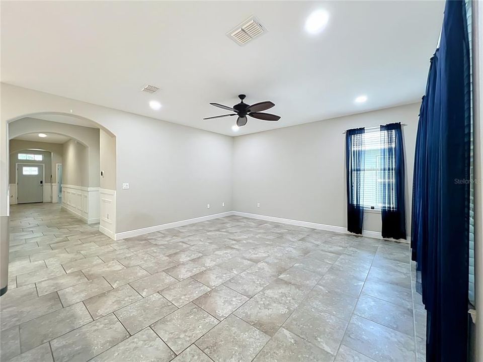 For Sale: $649,900 (4 beds, 3 baths, 2117 Square Feet)