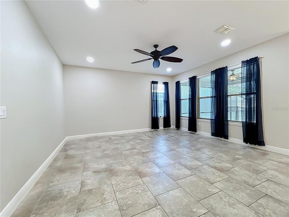 For Sale: $649,900 (4 beds, 3 baths, 2117 Square Feet)