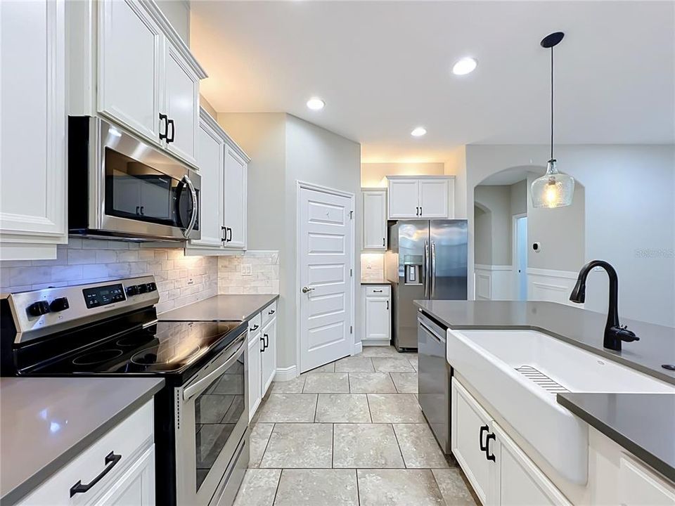 For Sale: $649,900 (4 beds, 3 baths, 2117 Square Feet)
