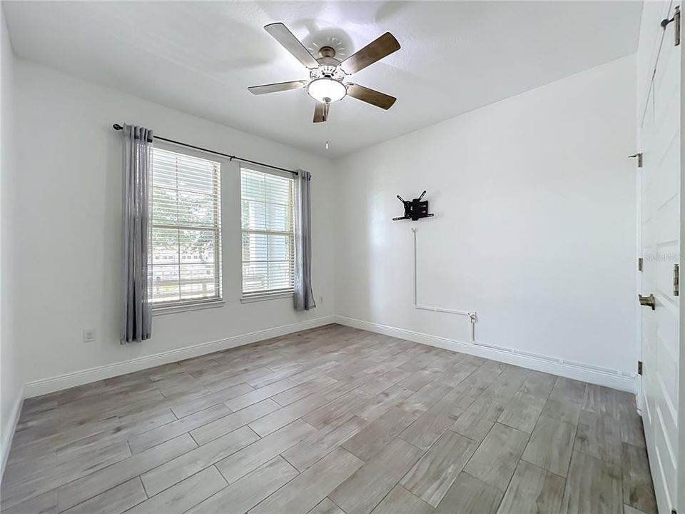 For Sale: $649,900 (4 beds, 3 baths, 2117 Square Feet)