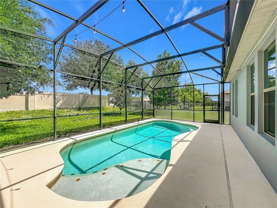 For Sale: $649,900 (4 beds, 3 baths, 2117 Square Feet)