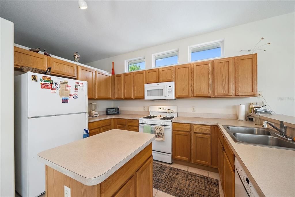 For Sale: $424,900 (3 beds, 2 baths, 1812 Square Feet)