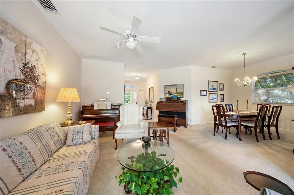 For Sale: $424,900 (3 beds, 2 baths, 1812 Square Feet)
