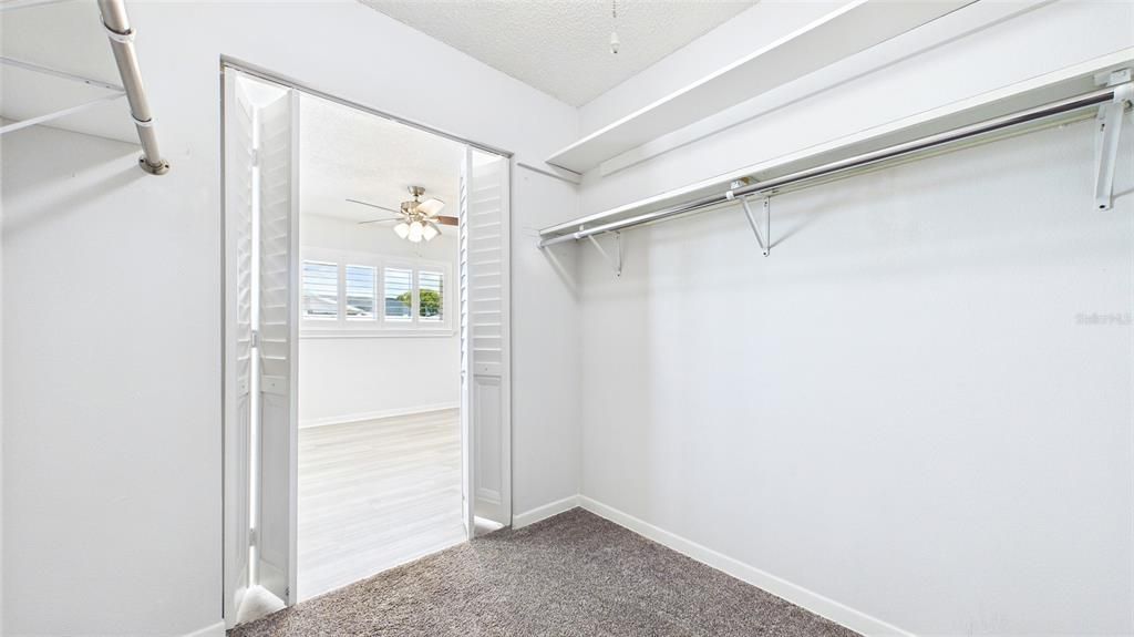 For Sale: $299,900 (2 beds, 2 baths, 1550 Square Feet)