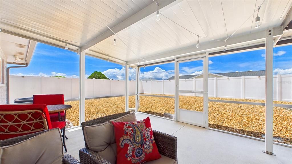 For Sale: $299,900 (2 beds, 2 baths, 1550 Square Feet)