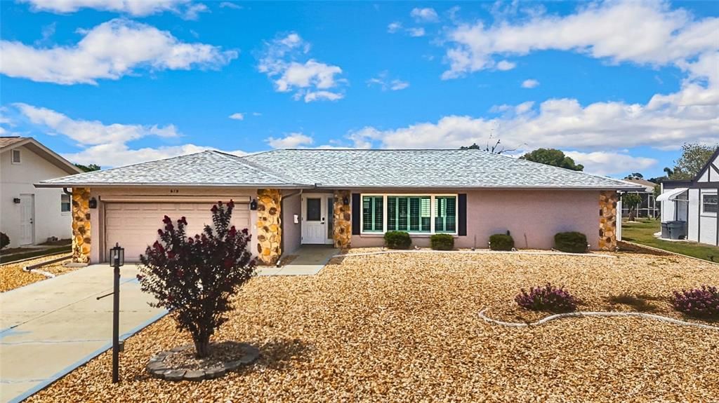For Sale: $299,900 (2 beds, 2 baths, 1550 Square Feet)