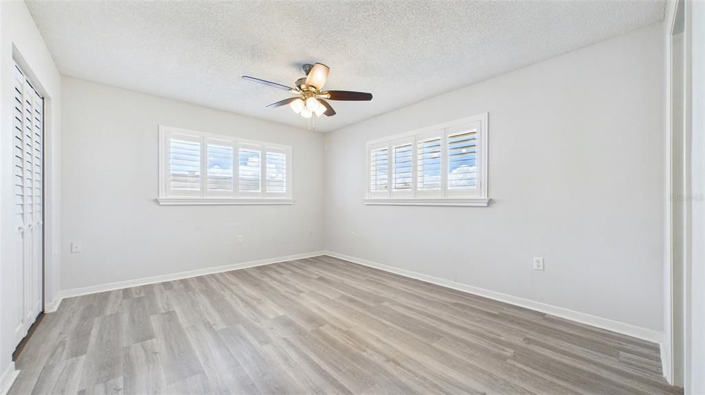 For Sale: $299,900 (2 beds, 2 baths, 1550 Square Feet)