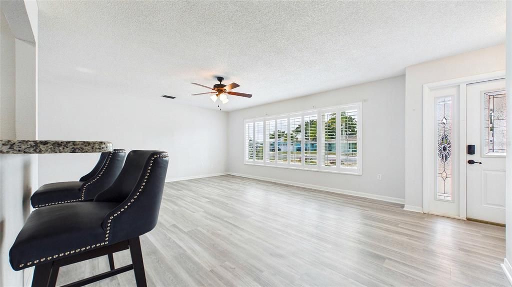 For Sale: $299,900 (2 beds, 2 baths, 1550 Square Feet)