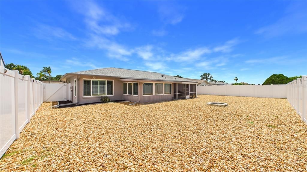 For Sale: $299,900 (2 beds, 2 baths, 1550 Square Feet)