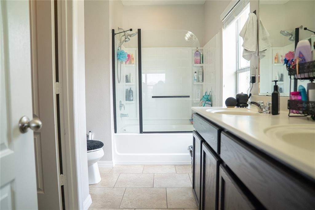 For Rent: $2,200 (2 beds, 2 baths, 1273 Square Feet)