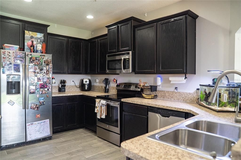 For Rent: $2,200 (2 beds, 2 baths, 1273 Square Feet)