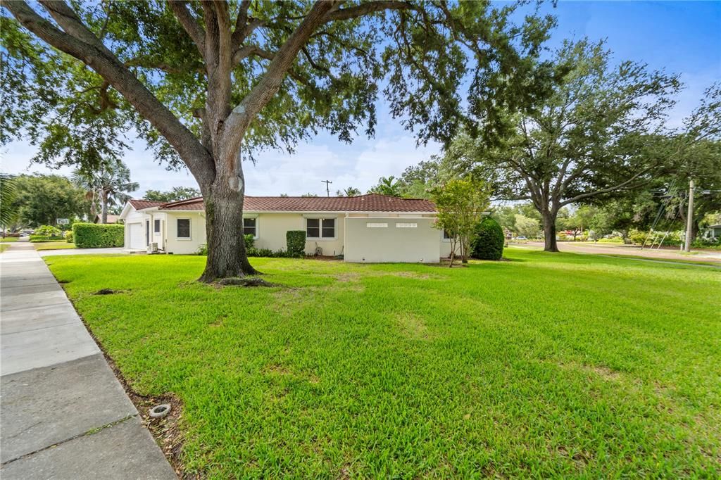 For Sale: $729,000 (4 beds, 3 baths, 2280 Square Feet)