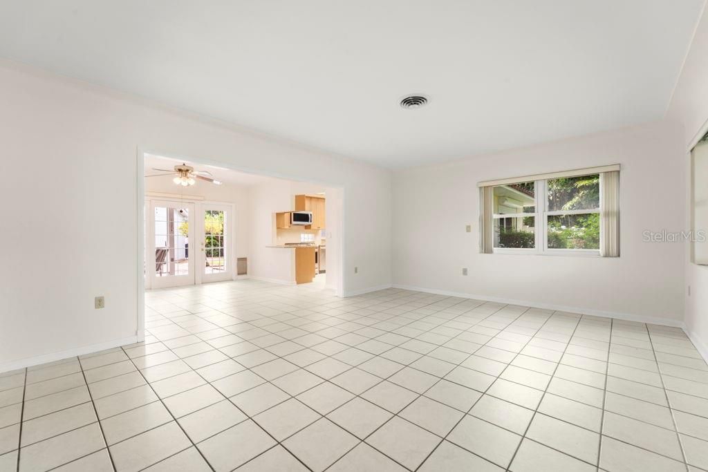 For Sale: $729,000 (4 beds, 3 baths, 2280 Square Feet)