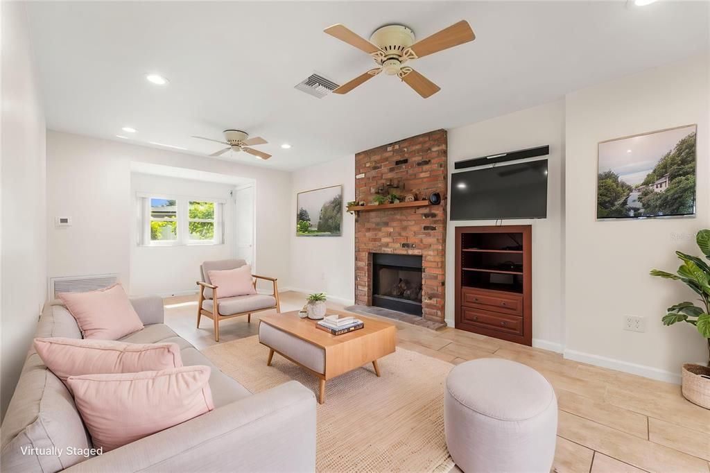 For Sale: $729,000 (4 beds, 3 baths, 2280 Square Feet)