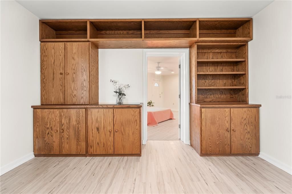 For Sale: $729,000 (4 beds, 3 baths, 2280 Square Feet)