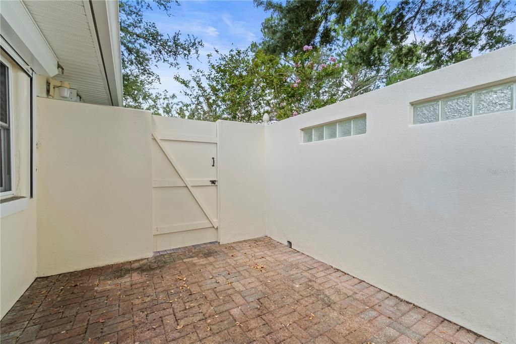 For Sale: $729,000 (4 beds, 3 baths, 2280 Square Feet)