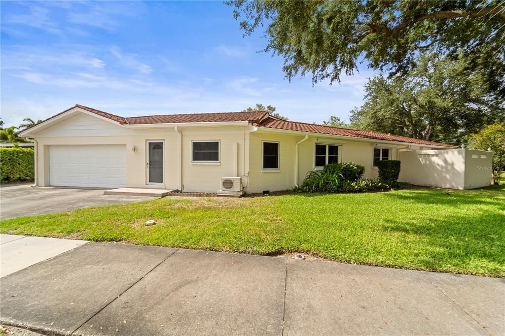 For Sale: $729,000 (4 beds, 3 baths, 2280 Square Feet)