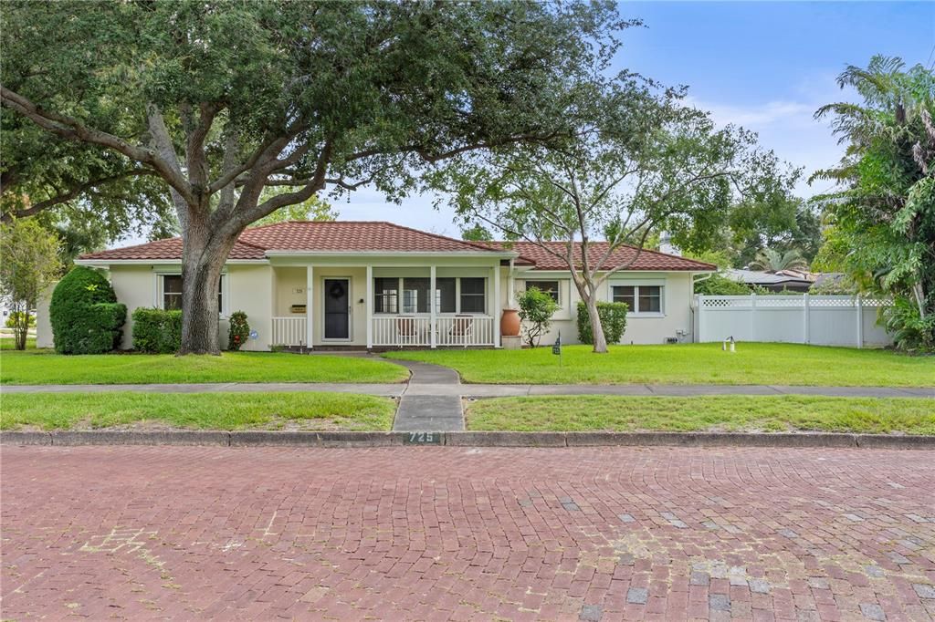 For Sale: $729,000 (4 beds, 3 baths, 2280 Square Feet)