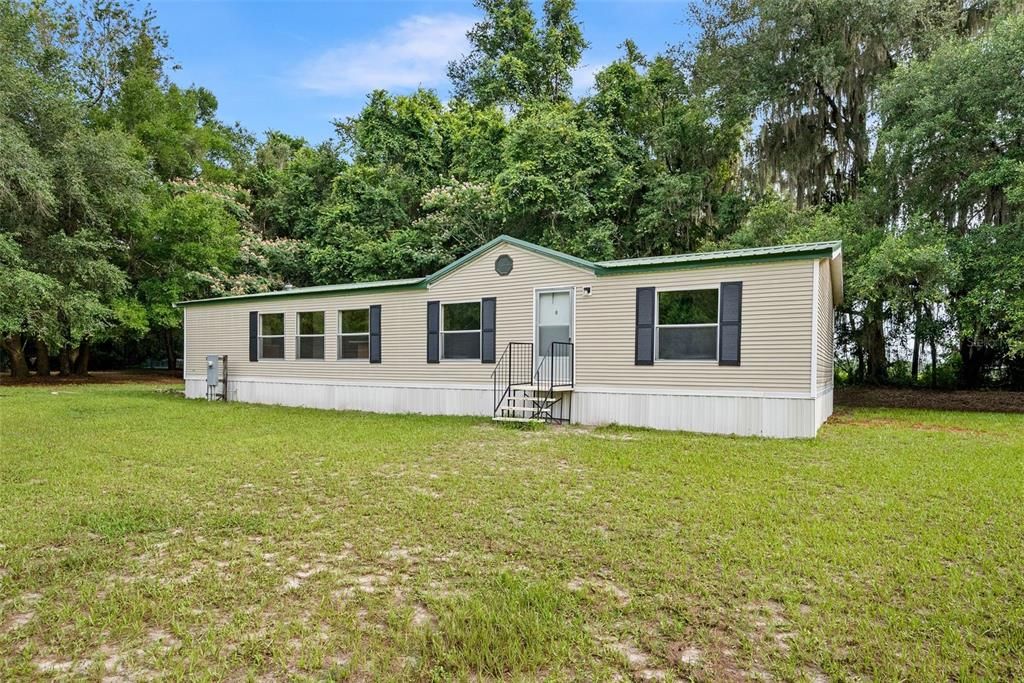 For Sale: $200,000 (3 beds, 2 baths, 1620 Square Feet)