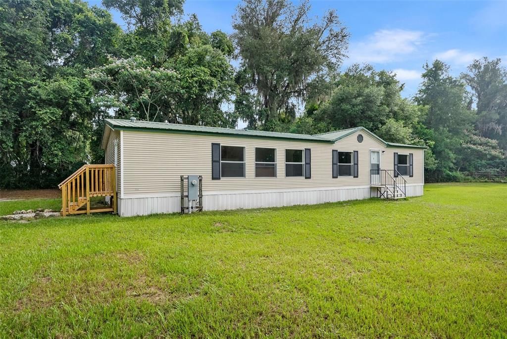 For Sale: $200,000 (3 beds, 2 baths, 1620 Square Feet)