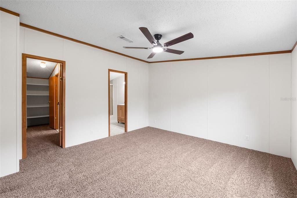 For Sale: $200,000 (3 beds, 2 baths, 1620 Square Feet)