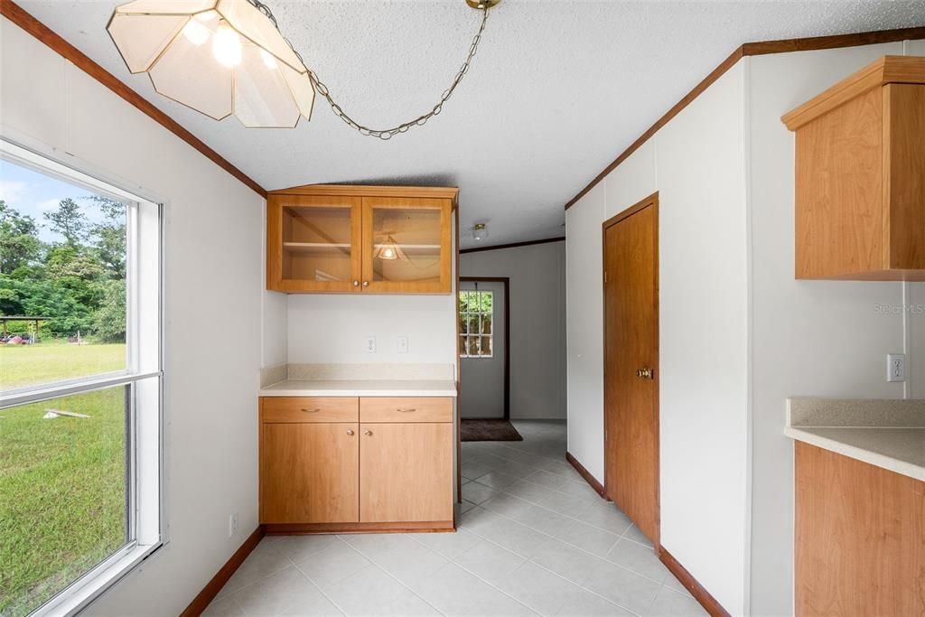 For Sale: $200,000 (3 beds, 2 baths, 1620 Square Feet)
