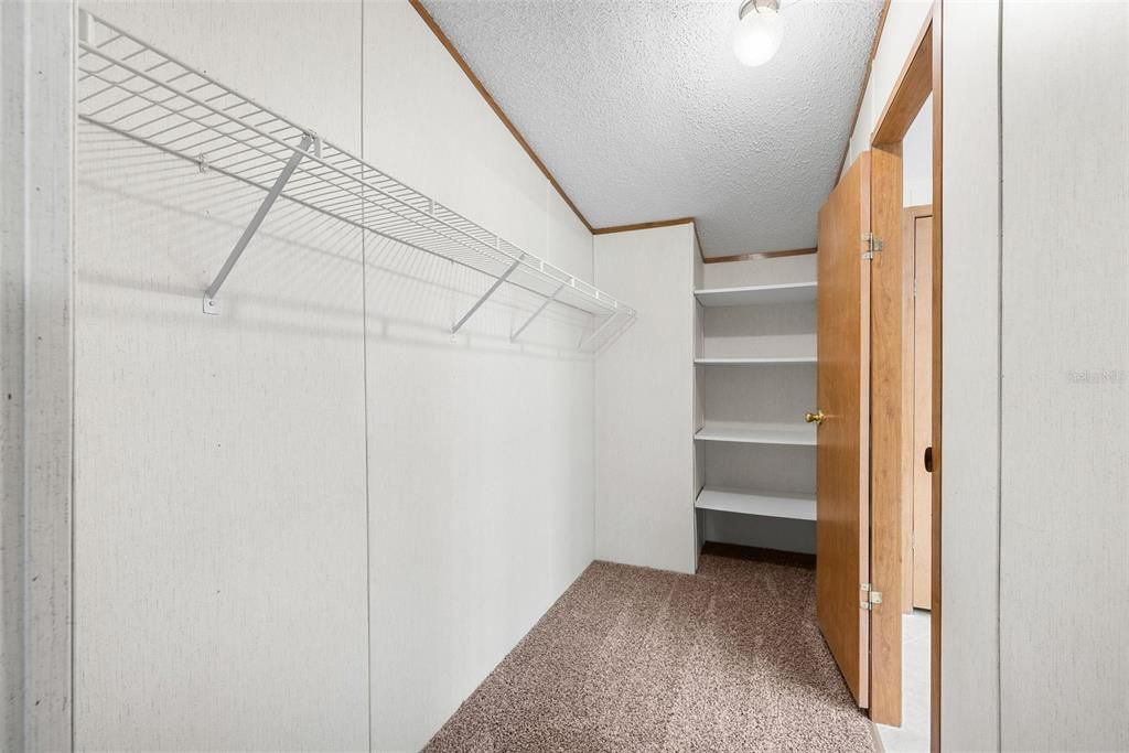 For Sale: $200,000 (3 beds, 2 baths, 1620 Square Feet)
