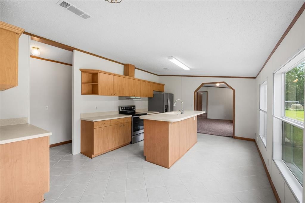 For Sale: $200,000 (3 beds, 2 baths, 1620 Square Feet)