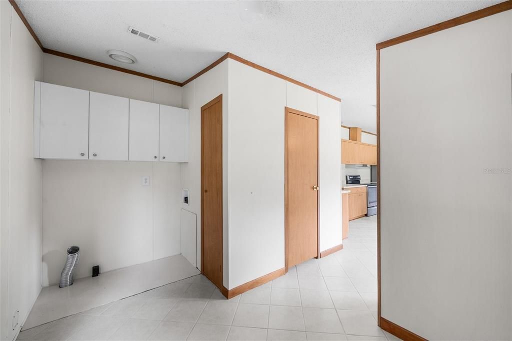 For Sale: $200,000 (3 beds, 2 baths, 1620 Square Feet)