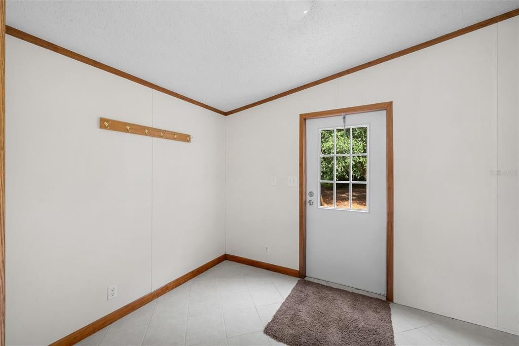 For Sale: $200,000 (3 beds, 2 baths, 1620 Square Feet)