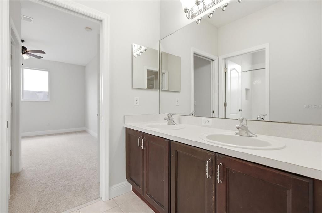 For Sale: $759,000 (4 beds, 3 baths, 3572 Square Feet)