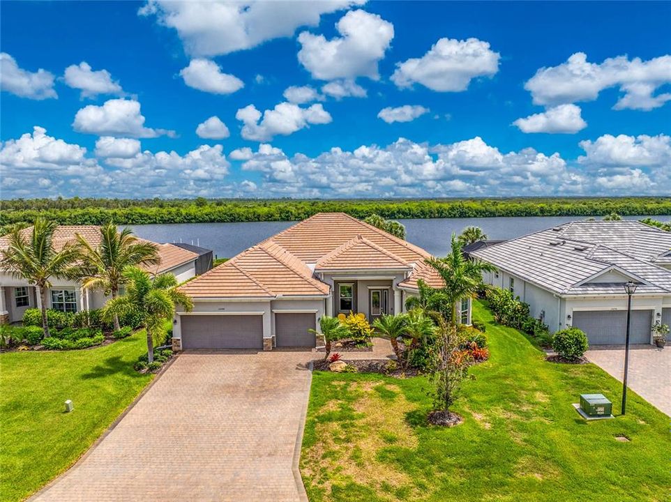 На продажу: $995,000 (4 спален, 3 ванн, 2925 Квадратных фут)