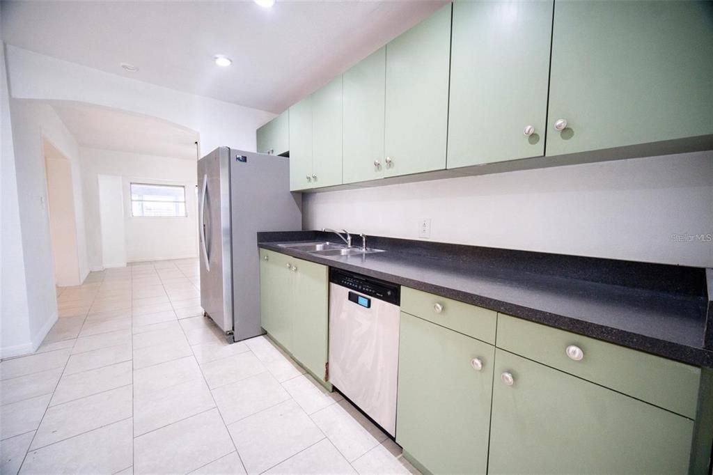 For Sale: $329,900 (5 beds, 4 baths, 2835 Square Feet)