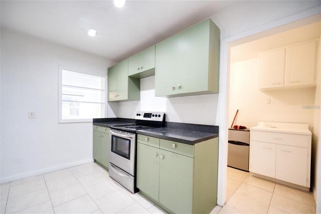 For Sale: $329,900 (5 beds, 4 baths, 2835 Square Feet)