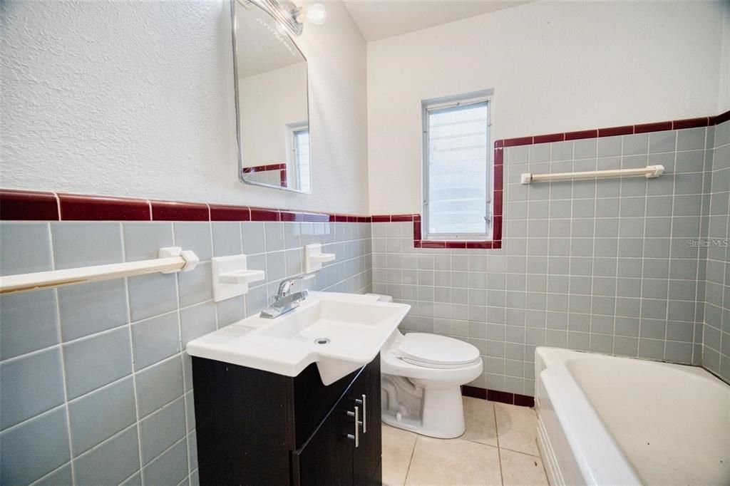 For Sale: $329,900 (5 beds, 4 baths, 2835 Square Feet)