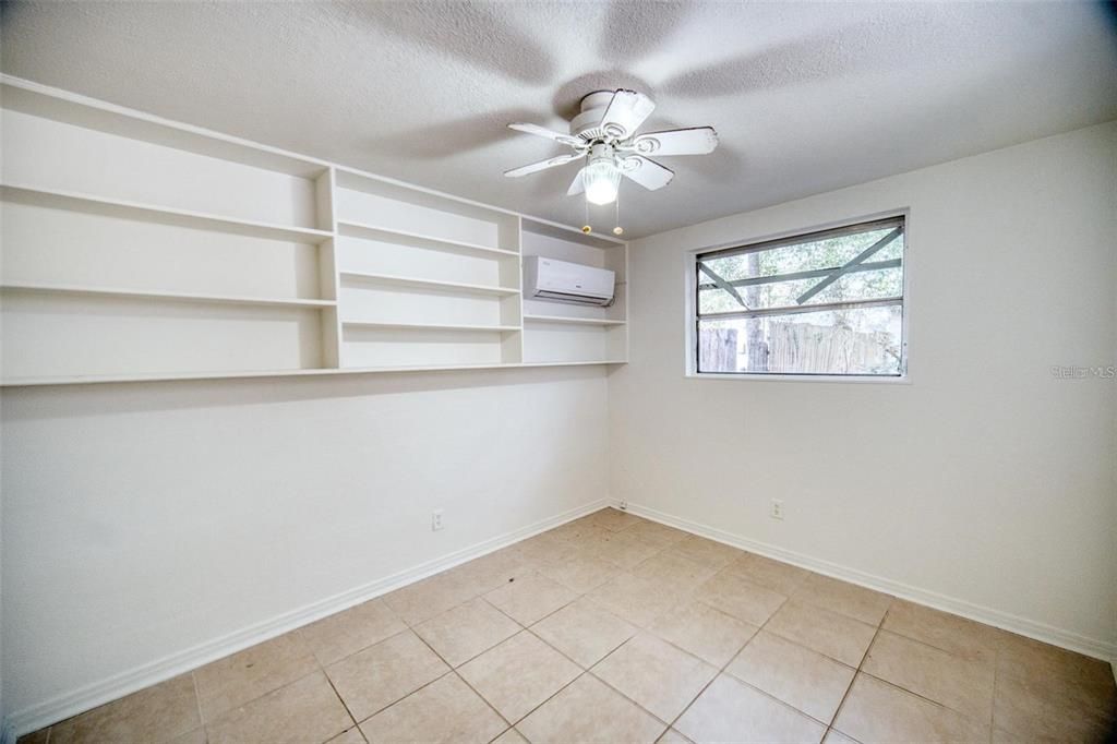 For Sale: $329,900 (5 beds, 4 baths, 2835 Square Feet)