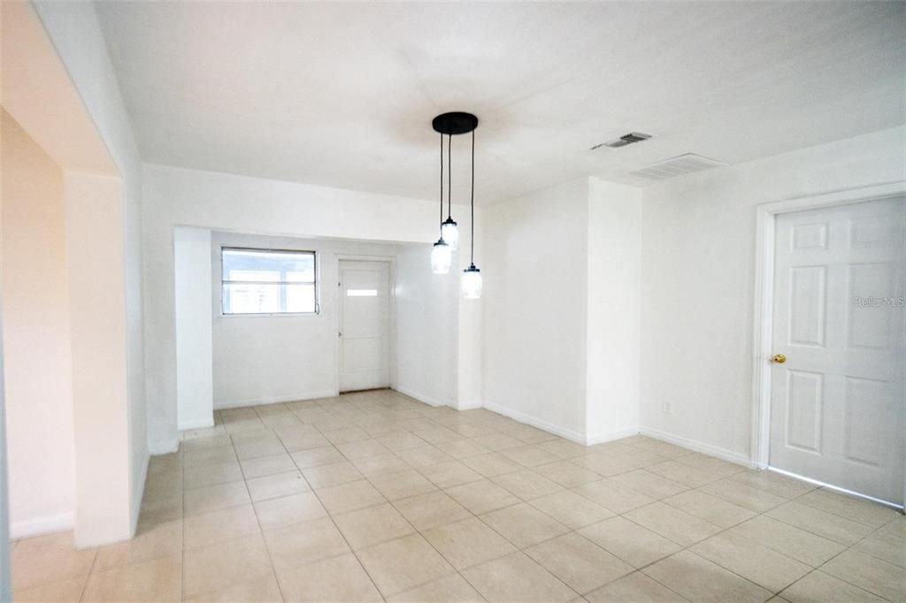 For Sale: $329,900 (5 beds, 4 baths, 2835 Square Feet)