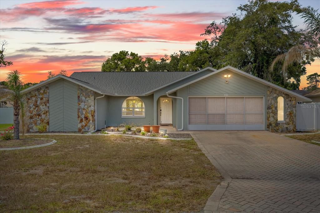 For Sale: $330,000 (3 beds, 2 baths, 1611 Square Feet)