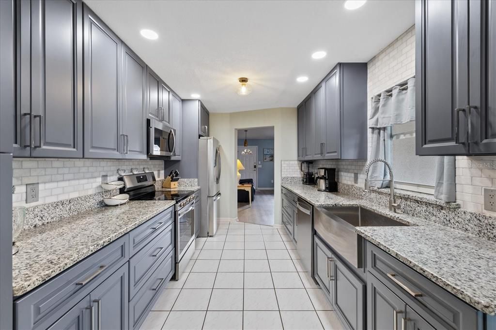 For Sale: $330,000 (3 beds, 2 baths, 1611 Square Feet)