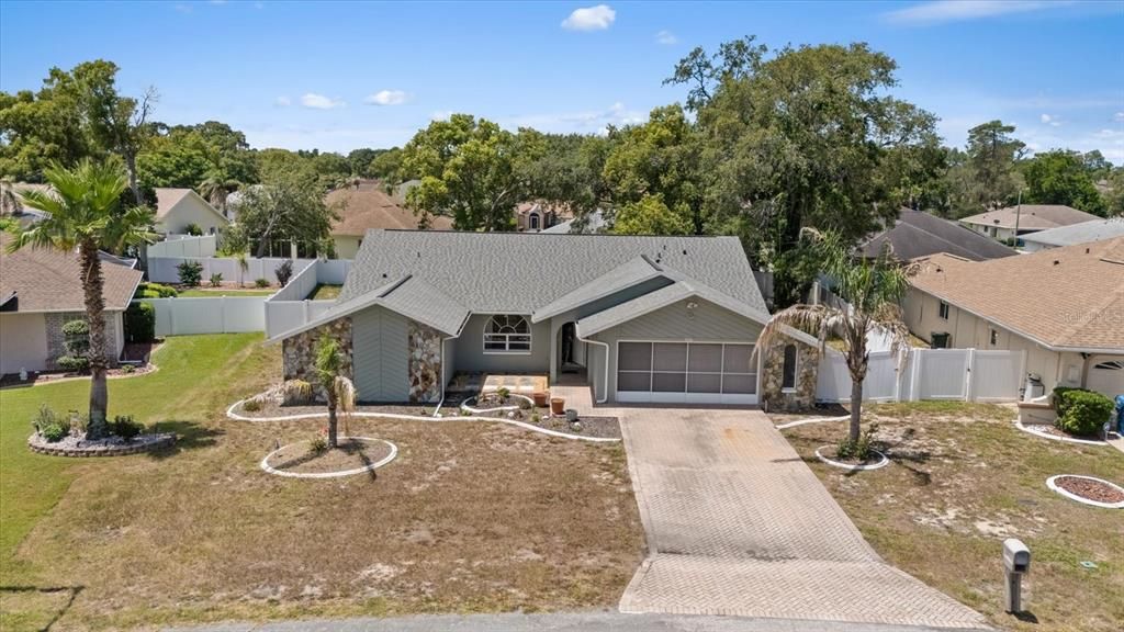 For Sale: $330,000 (3 beds, 2 baths, 1611 Square Feet)