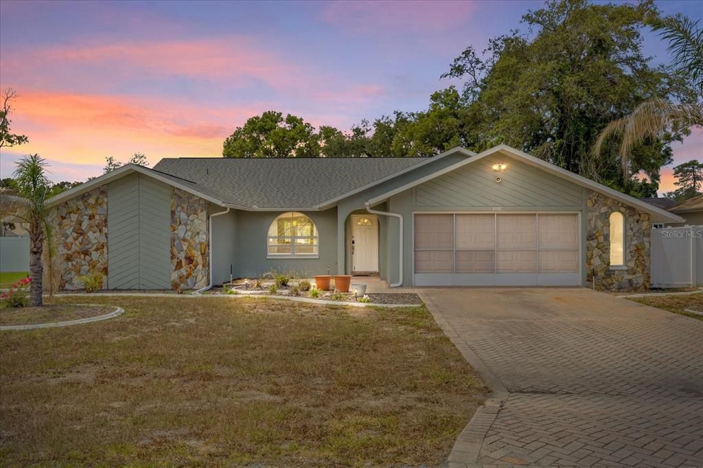 For Sale: $330,000 (3 beds, 2 baths, 1611 Square Feet)