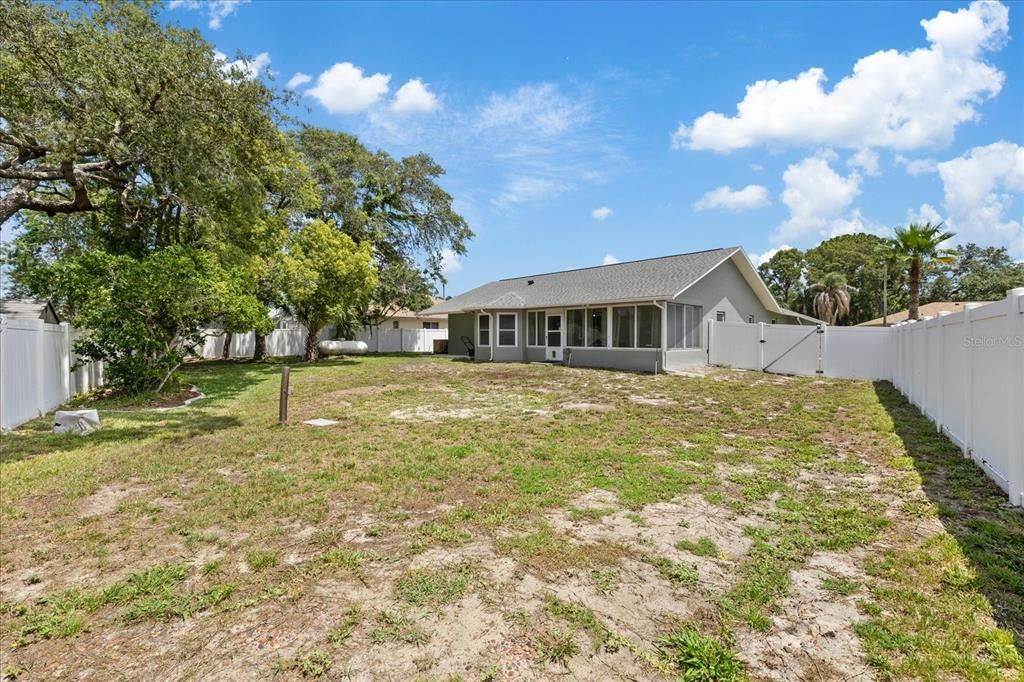 For Sale: $330,000 (3 beds, 2 baths, 1611 Square Feet)