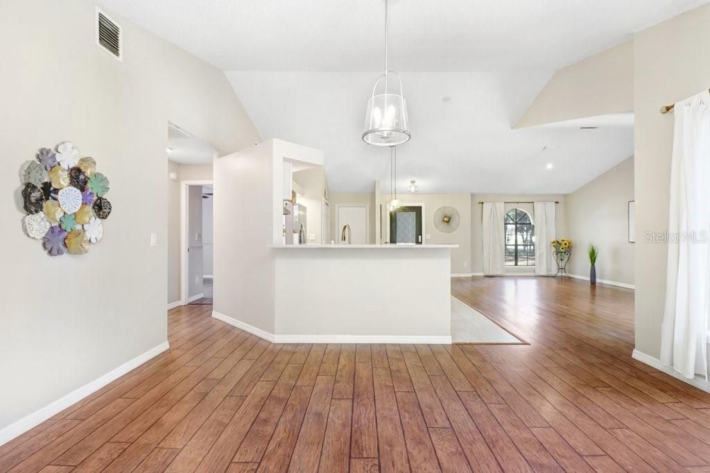 For Sale: $378,000 (3 beds, 2 baths, 1500 Square Feet)