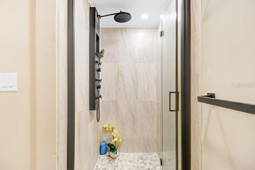 For Sale: $378,000 (3 beds, 2 baths, 1500 Square Feet)