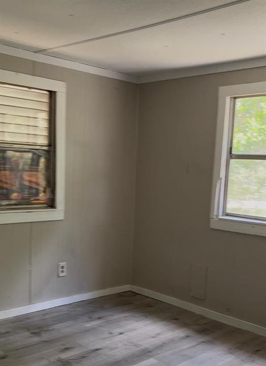 Active With Contract: $149,900 (3 beds, 2 baths, 1040 Square Feet)